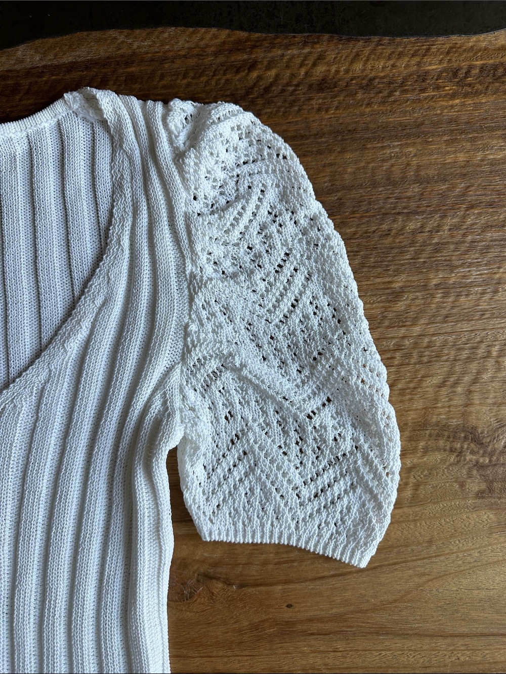 Donna Karen New York Knit sweater size medium - Picture 4 of 6